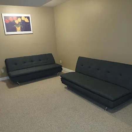 Spacious One Bedroom Walkout Basement Suite YYC Exterior photo